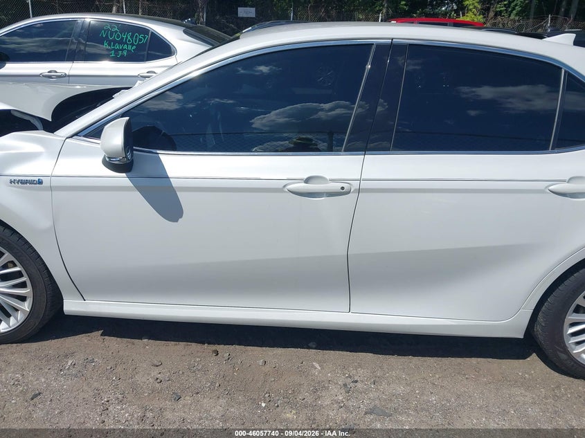 TOYOTA CAMRY - zdjęcie 14