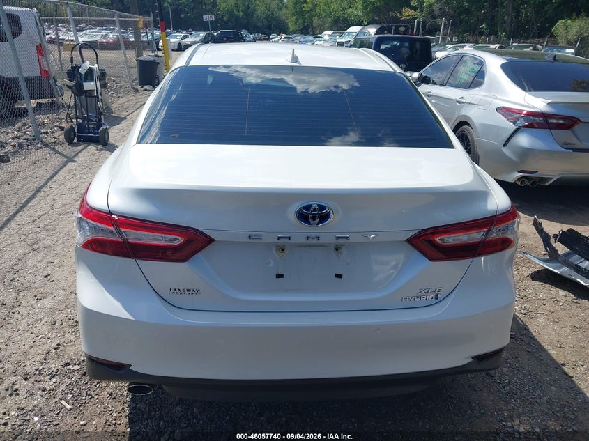 TOYOTA CAMRY - zdjęcie 16