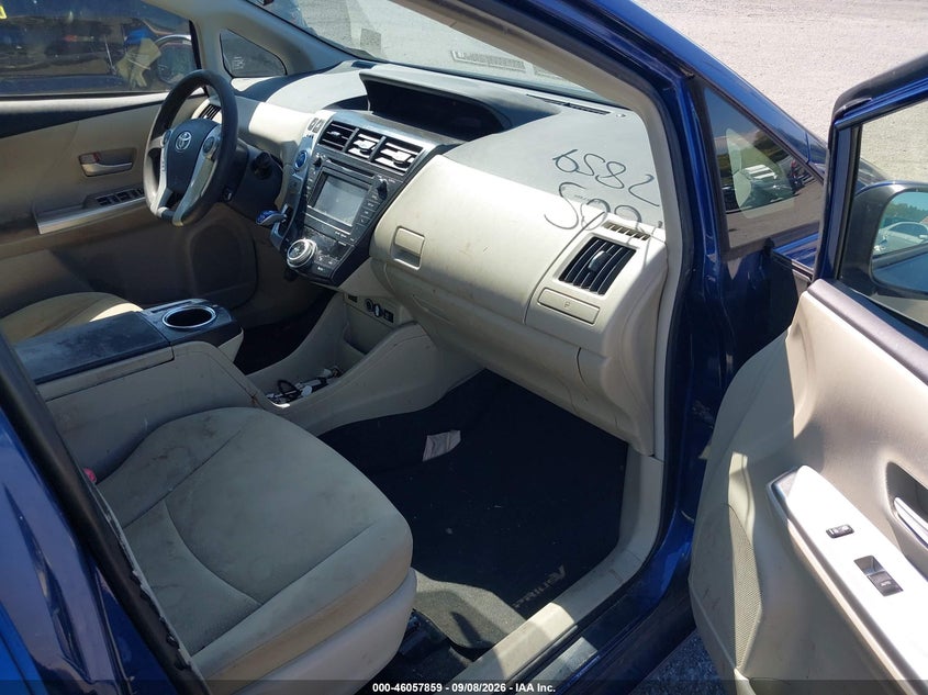 2014 TOYOTA PRIUS V auction photo 5