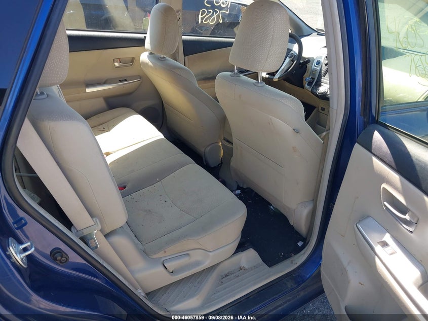 2014 TOYOTA PRIUS V auction photo 8