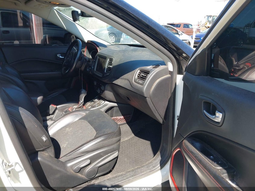 JEEP COMPASS 2019 VIN 3C4NJDDB3KT722199
