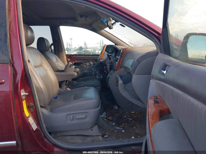 2006 TOYOTA SIENNA auction photo 5