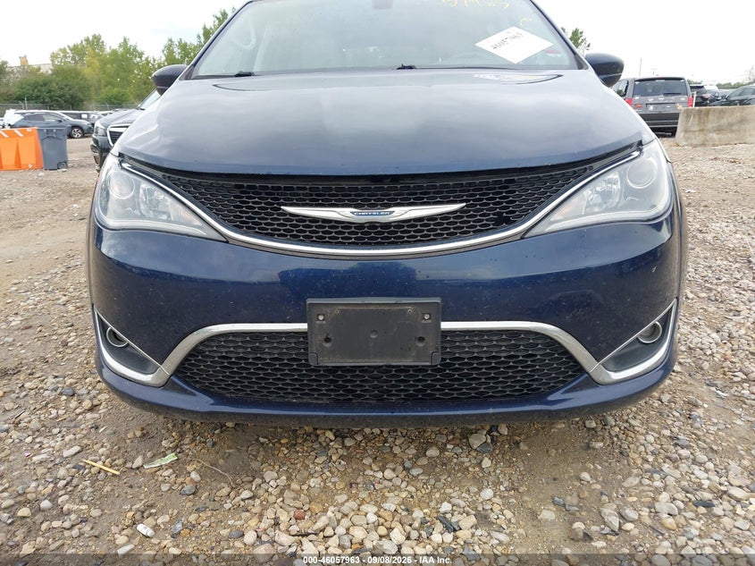 2017 CHRYSLER PACIFICA auction photo 6
