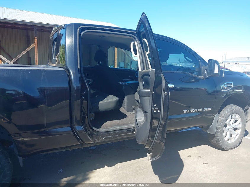 2017 NISSAN TITAN XD auction photo 8