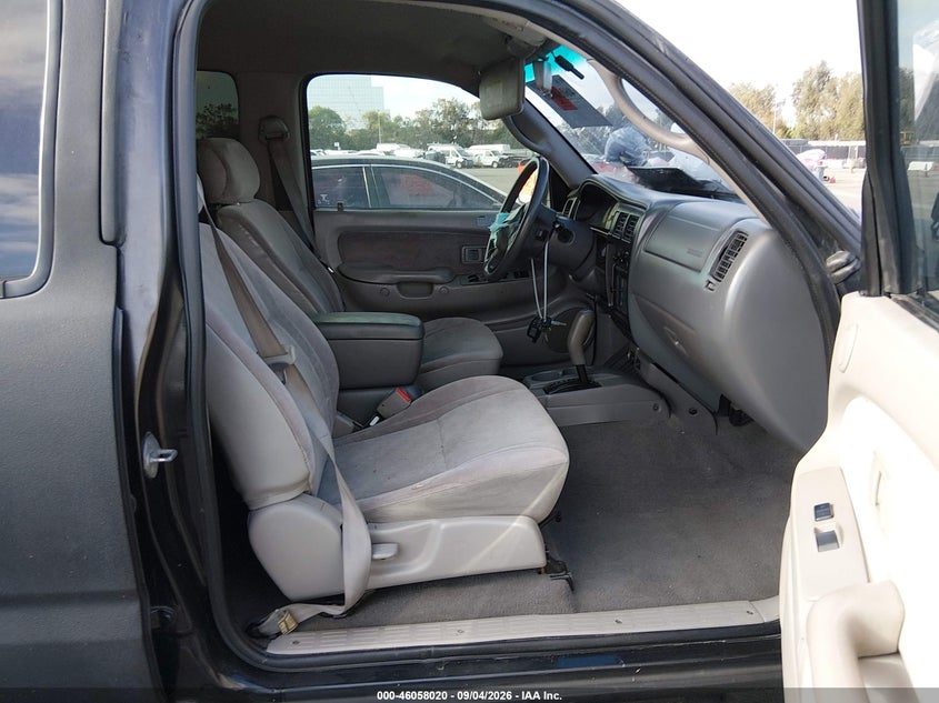 2004 TOYOTA TACOMA auction photo 5