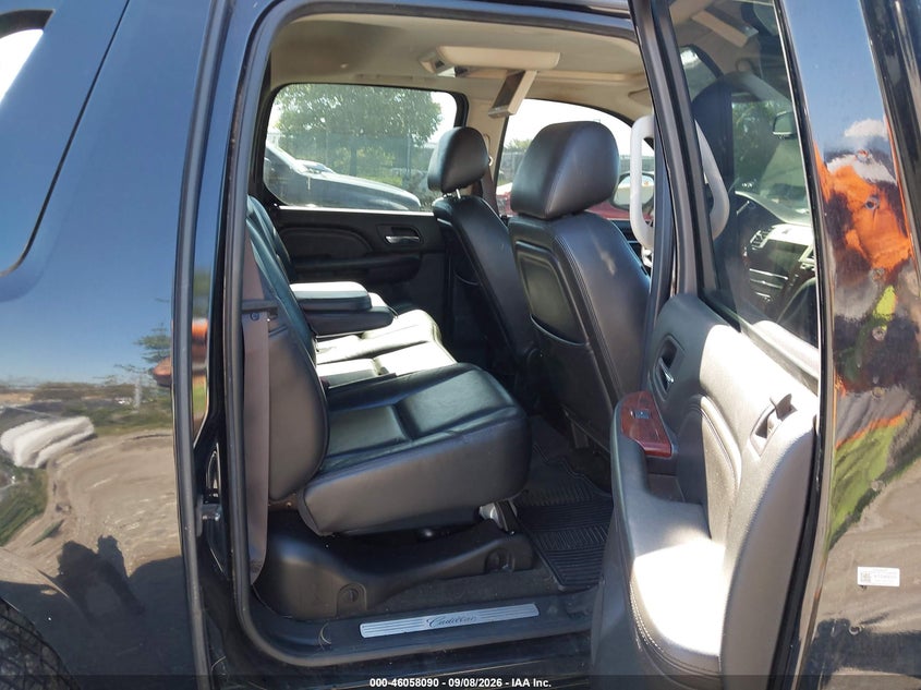 2011 CADILLAC ESCALADE EXT auction photo 8