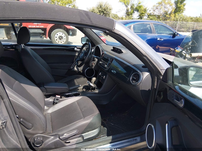 2014 VOLKSWAGEN BEETLE auction photo 5
