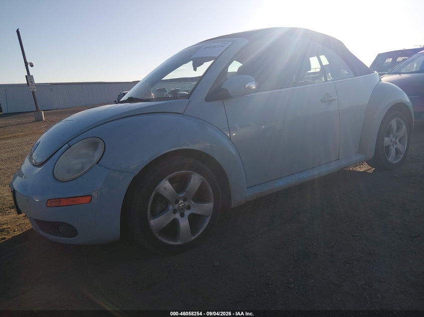 2006 VOLKSWAGEN NEW BEETLE auction photo 2
