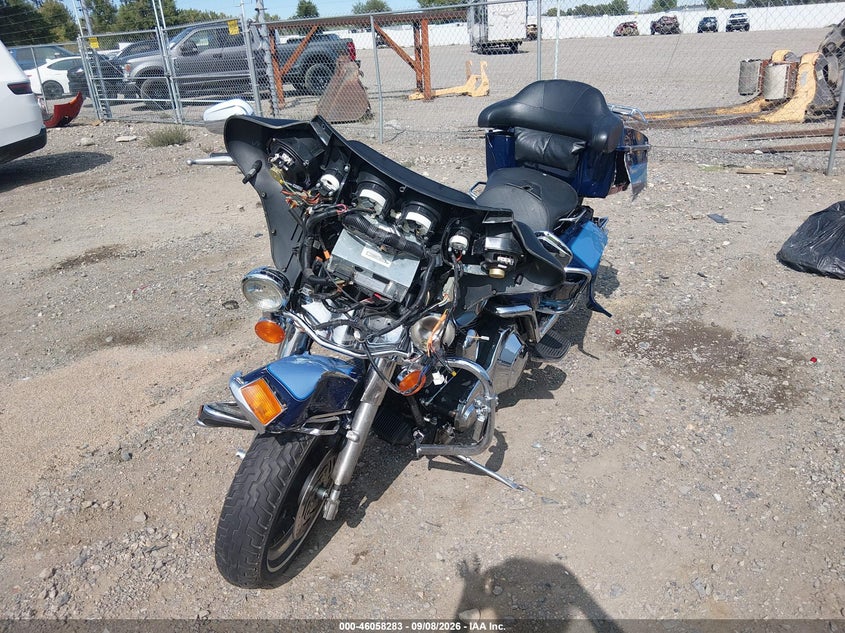 HARLEY-DAVIDSON FLHTCI 2004