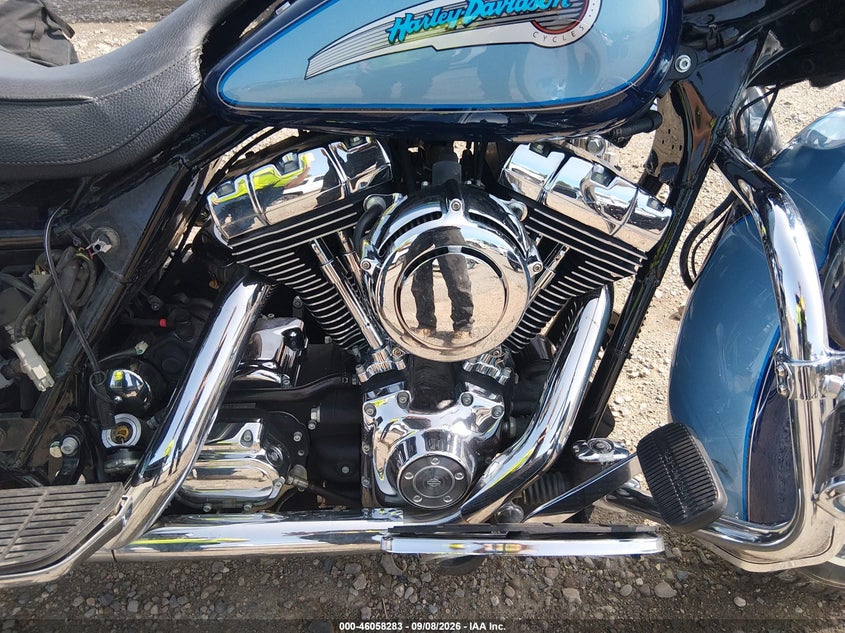 HARLEY-DAVIDSON FLHTCI 2004