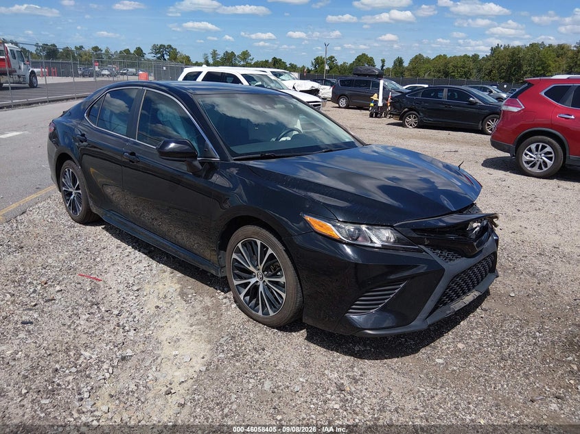 TOYOTA CAMRY - zdjęcie 1
