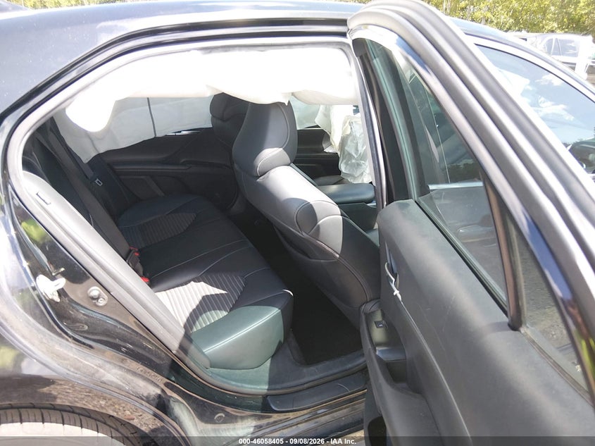 TOYOTA CAMRY - zdjęcie 8