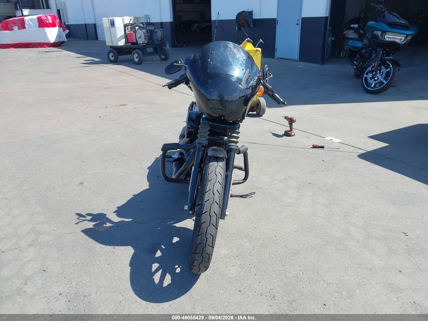 HARLEY-DAVIDSON XL883 2020