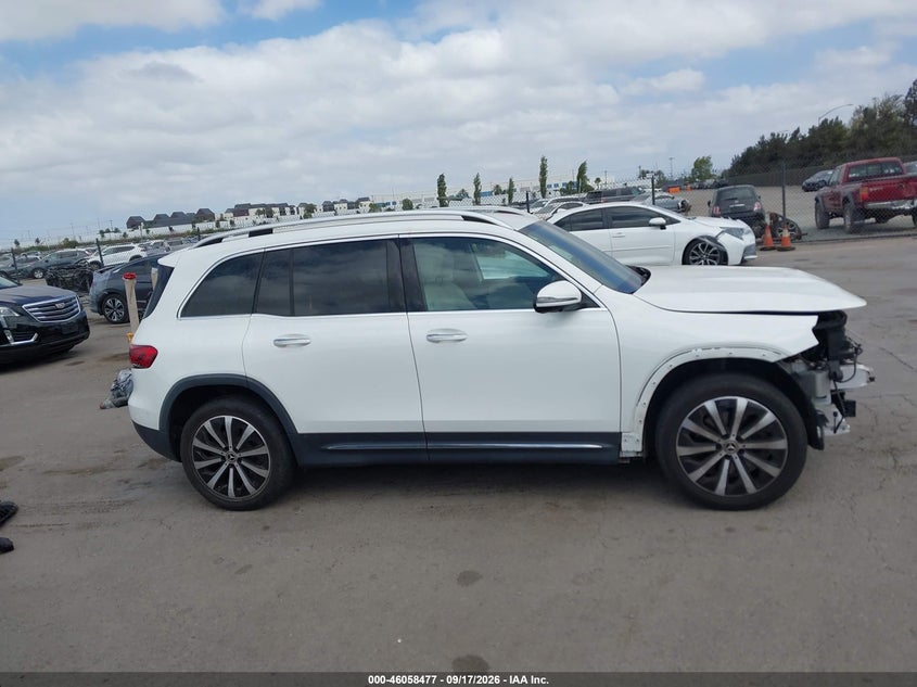 MERCEDES-BENZ GLB 250 - zdjęcie 14