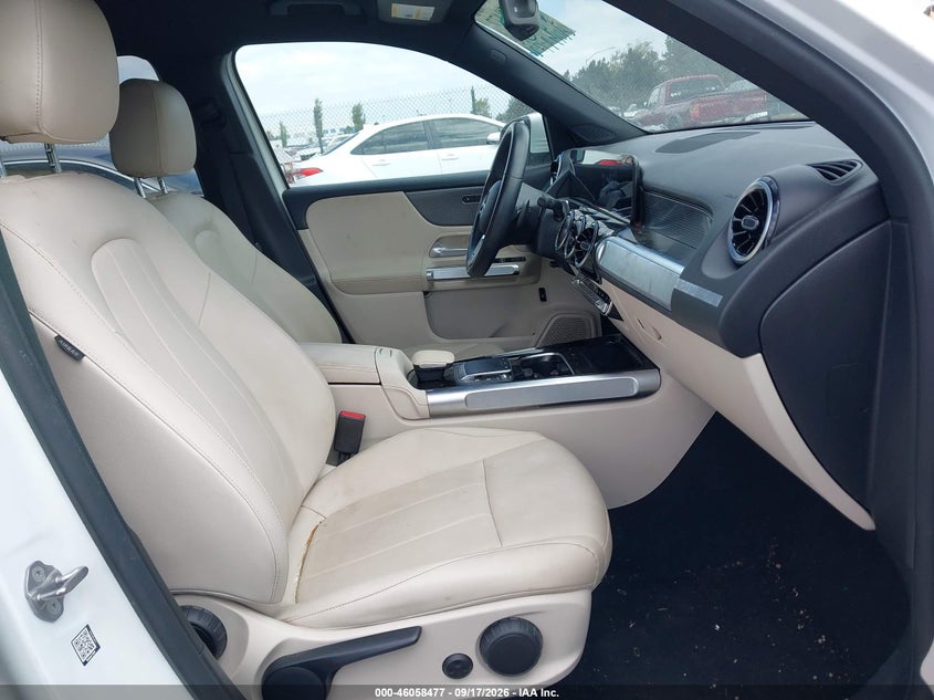 MERCEDES-BENZ GLB 250 - zdjęcie 5