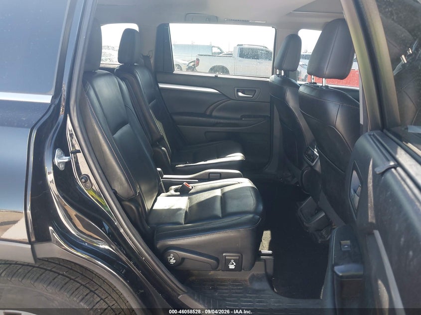 TOYOTA HIGHLANDER - zdjęcie 8