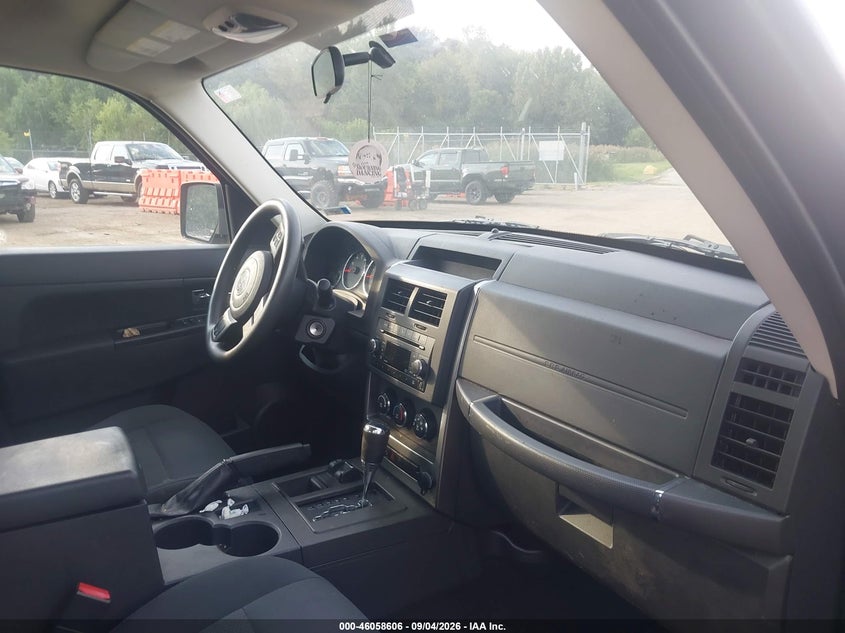 JEEP LIBERTY 2011 VIN 1J4PN2GK1BW588312