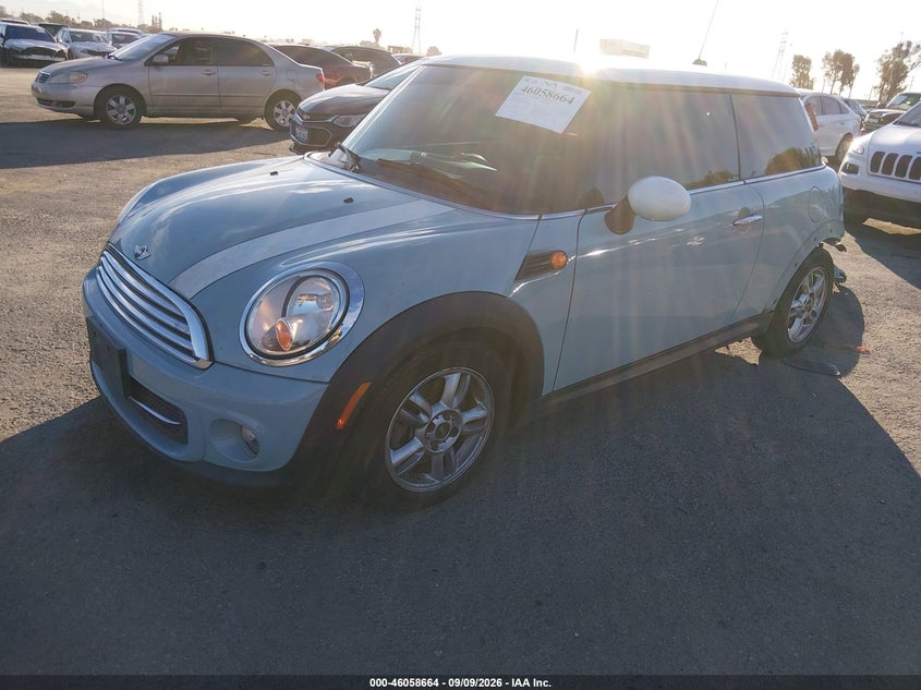 2013 MINI HARDTOP auction photo 2