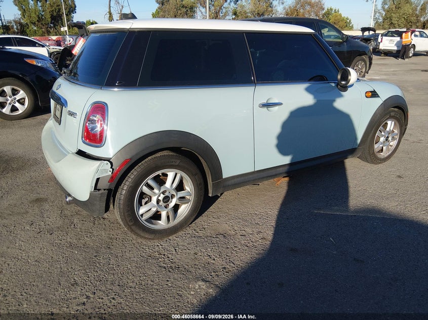 2013 MINI HARDTOP auction photo 4