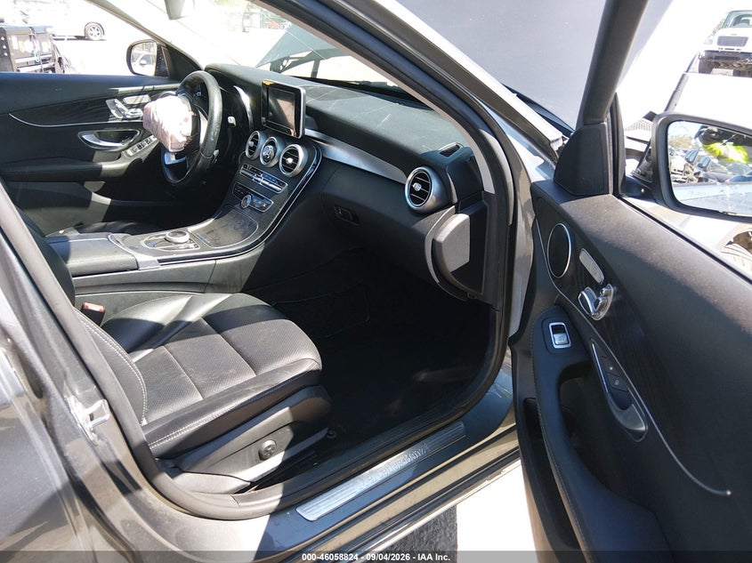 Mercedes-Benz C 300 - фото 5