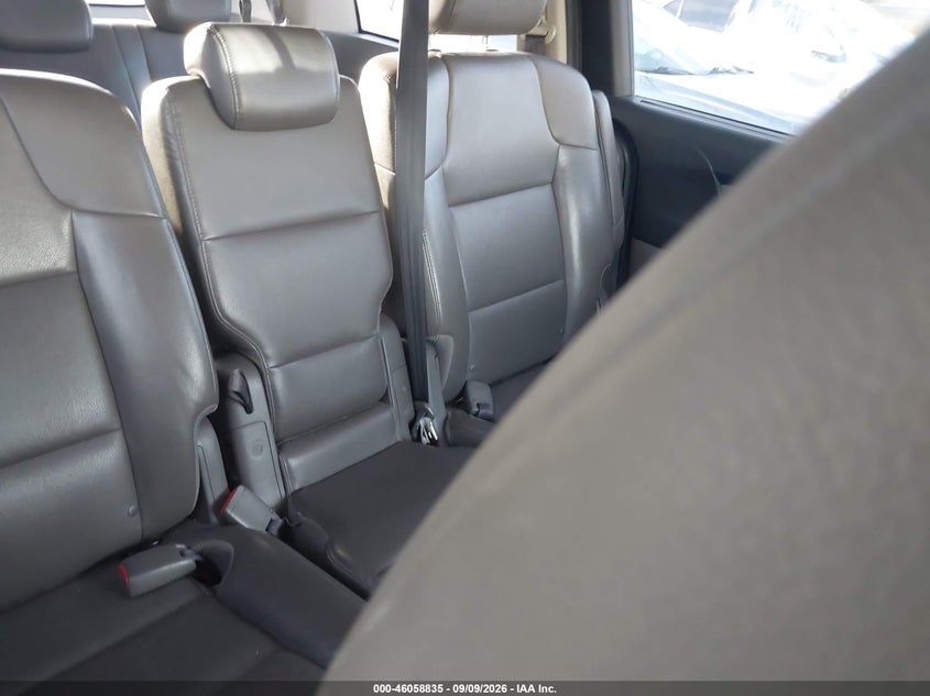 2014 HONDA ODYSSEY auction photo 8