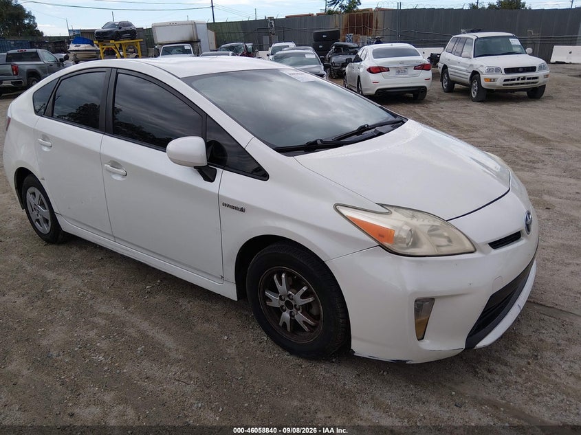 Vin: jtdkn3du0d1685013, lot: 46558362, toyota prius three 2013 img_1