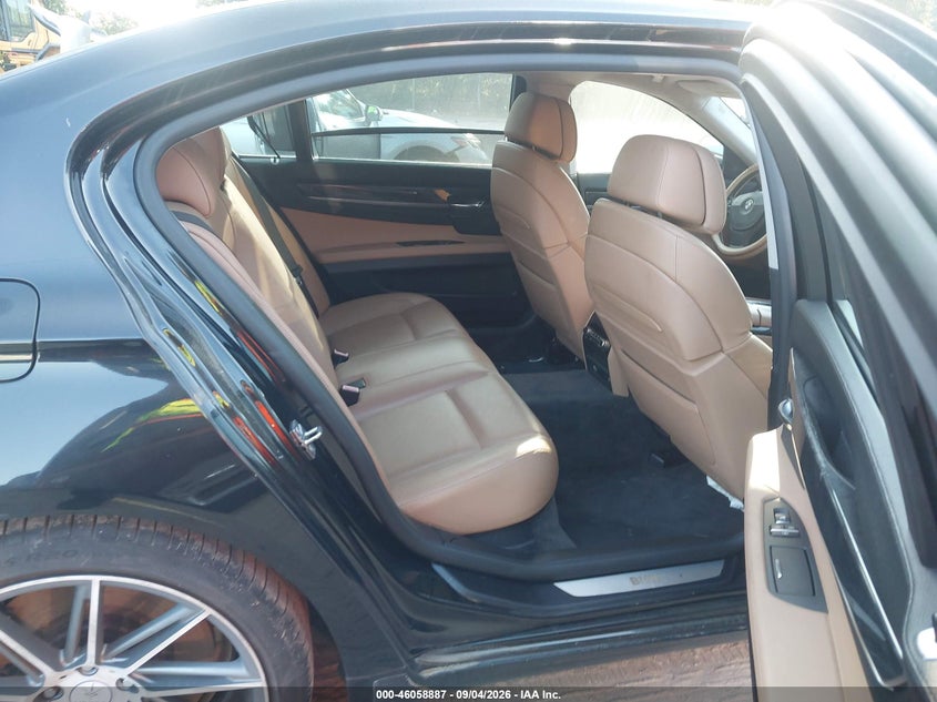 2010 BMW 7ER SEDAN 4.4L V-8 DI, DOHC, VVT, TURBO, PREMIUM , 400HP