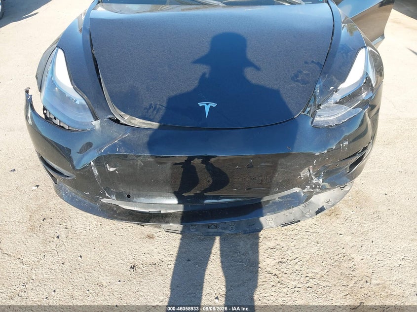 Tesla Model 3 - фото 6