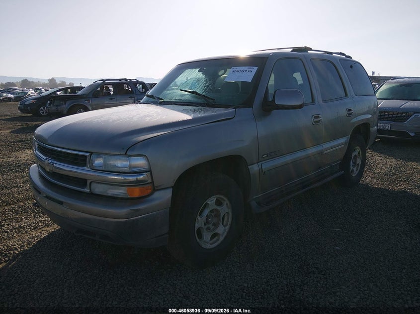 2001 CHEVROLET TAHOE auction photo 2