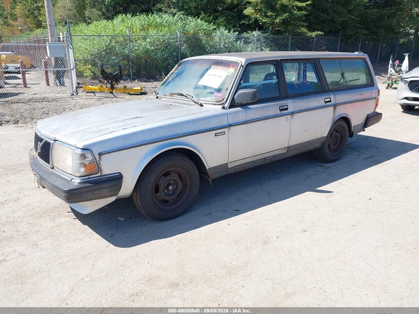 1986 VOLVO 245 auction photo 2