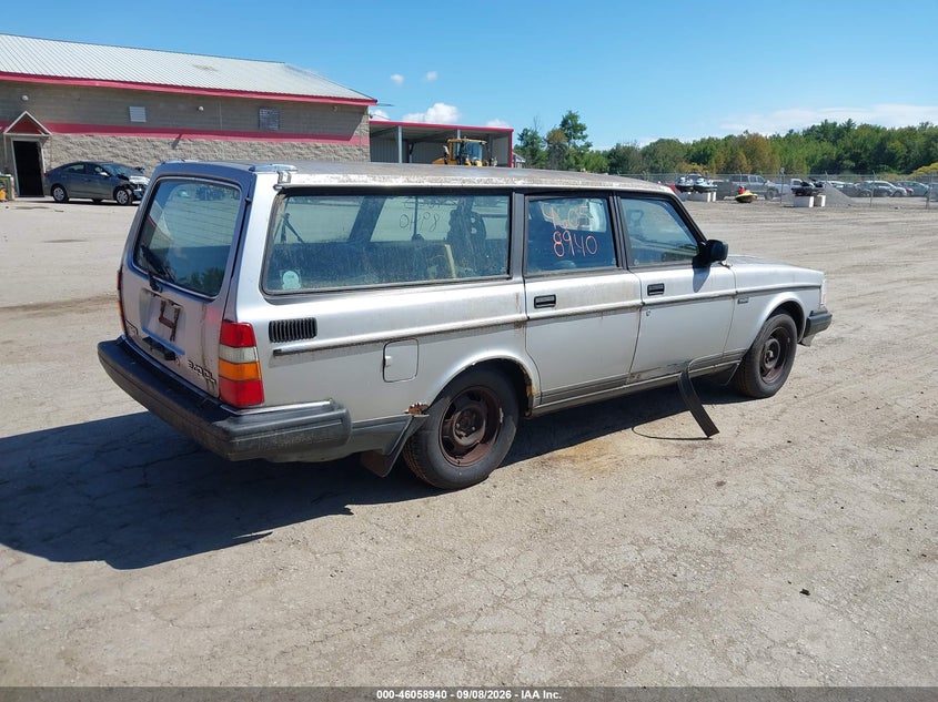 1986 VOLVO 245 auction photo 4