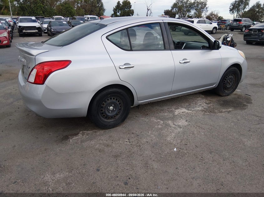 2014 NISSAN VERSA auction photo 4