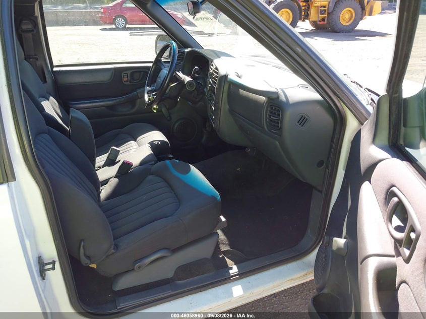 2003 CHEVROLET S-10 auction photo 5