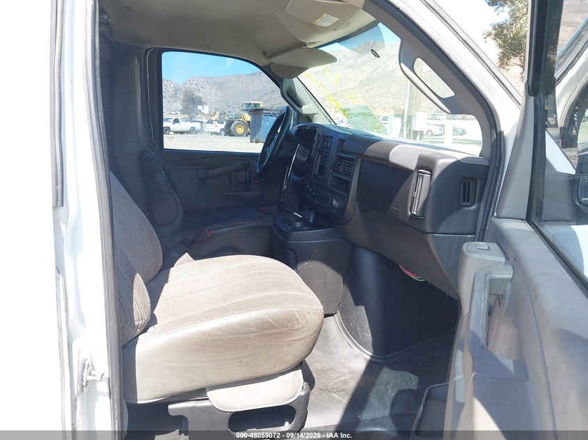 GMC SAVANA 2500 2017 VIN 1GTW7AFF1H1107782