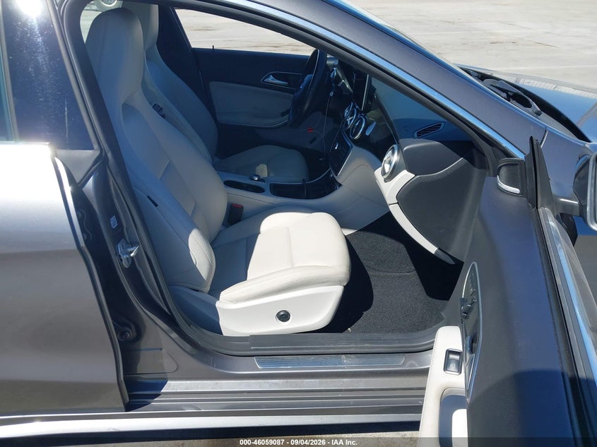 MERCEDES-BENZ CLA 250 - zdjęcie 5