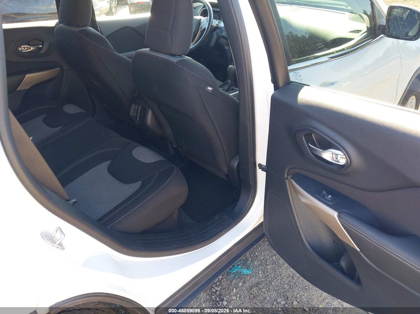 2018 JEEP CHEROKEE auction photo 8