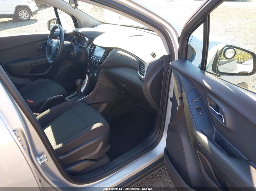 2017 CHEVROLET TRAX auction photo 5