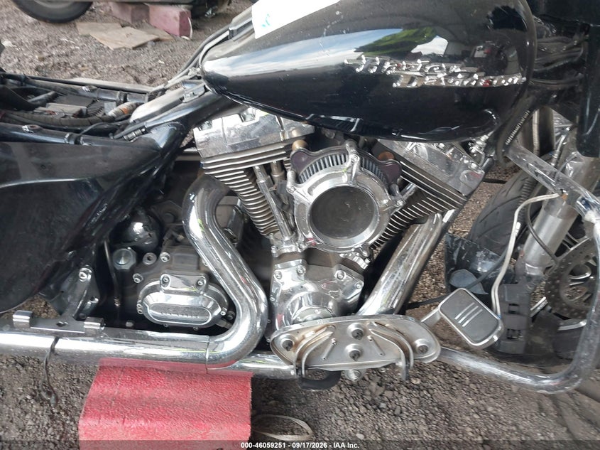 HARLEY-DAVIDSON FLHX 2009