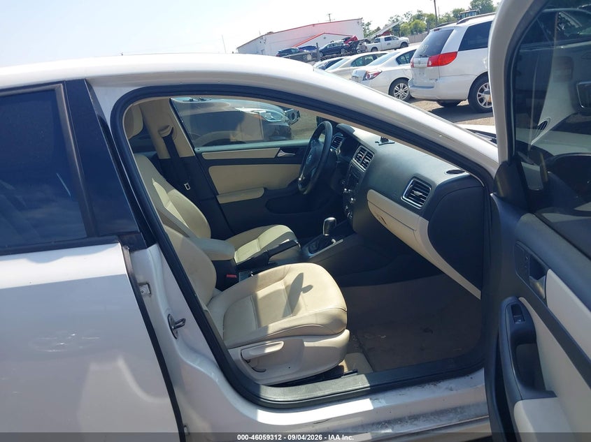 2012 VOLKSWAGEN JETTA auction photo 5