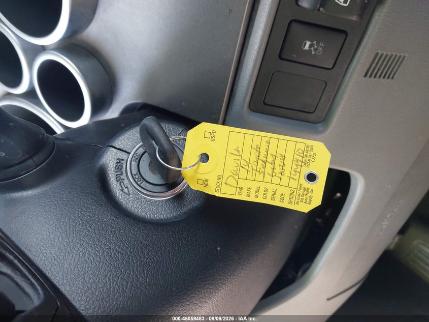 2014 TOYOTA SEQUOIA PLATINUM 5.7L V8 · Фото 11