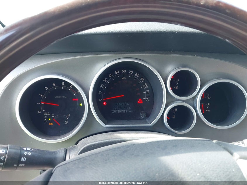 2014 TOYOTA SEQUOIA PLATINUM 5.7L V8 · Фото 7