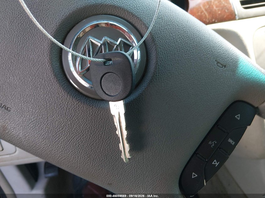 2008 BUICK LUCERNE CXL · Фото 11