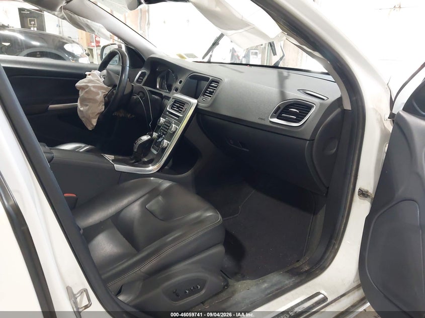 2015 VOLVO S60 auction photo 5
