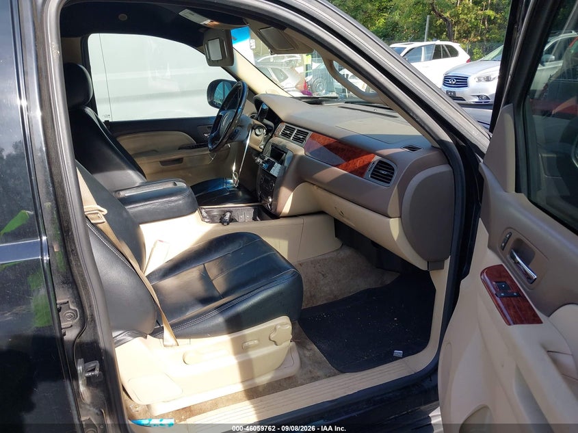 2013 GMC YUKON XL 1500 auction photo 5