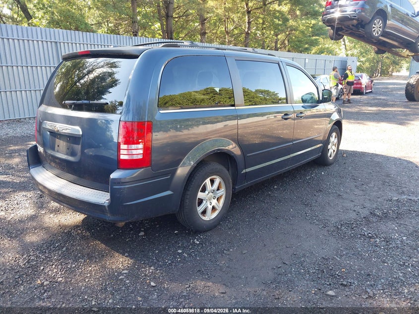 2008 CHRYSLER TOWN & COUNTRY auction photo 4