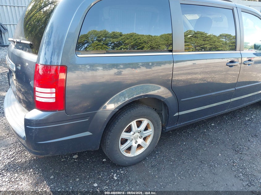 2008 CHRYSLER TOWN & COUNTRY auction photo 6