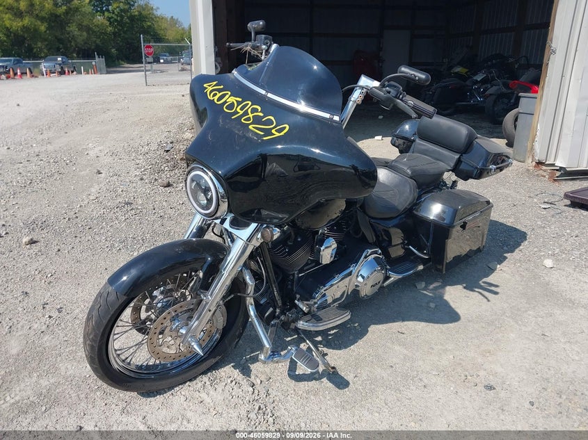 HARLEY-DAVIDSON FLHTCU 2012