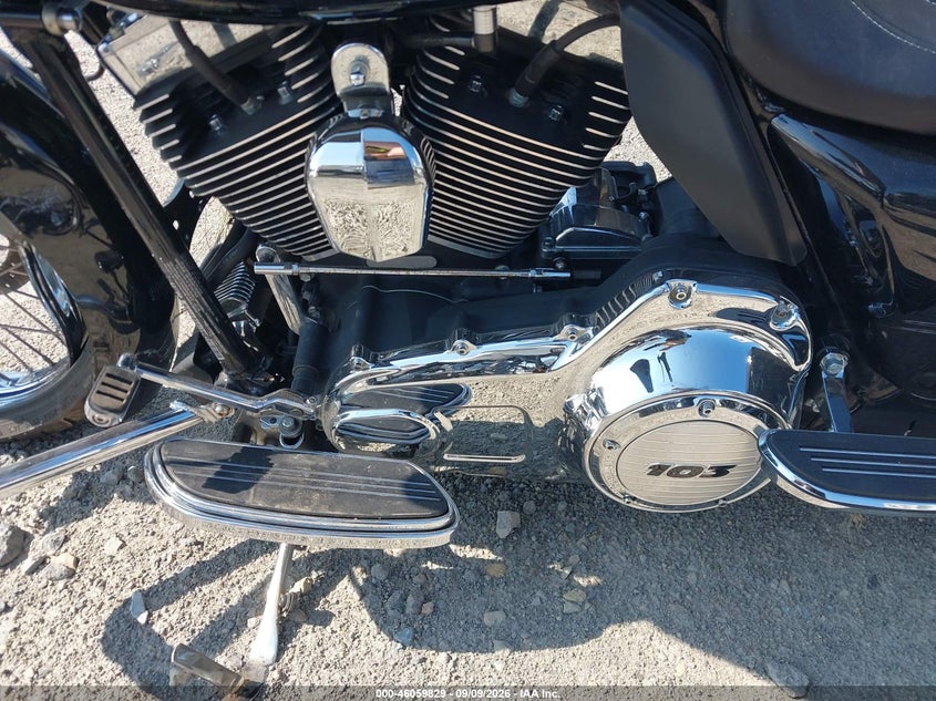 HARLEY-DAVIDSON FLHTCU 2012