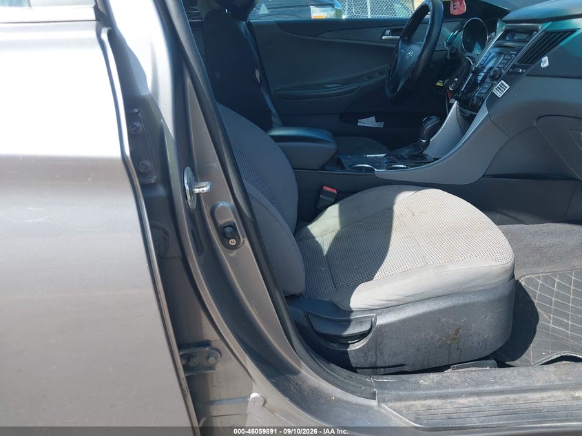 2011 HYUNDAI SONATA auction photo 5