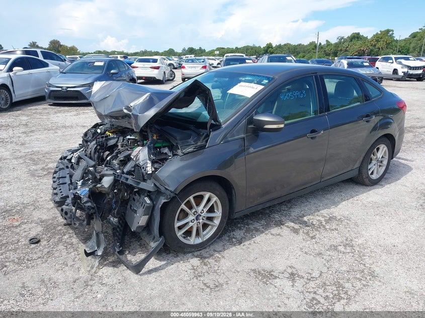 Vin: 1fadp3f24fl308423, lot: 46559490, ford focus se 20152